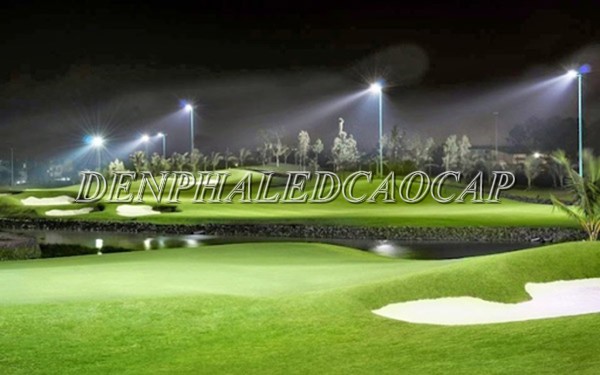 Đèn LED cao áp F12 300W ứng dụng chiếu sáng sân golf